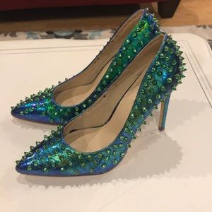 8.5 spiked women’s pumps
